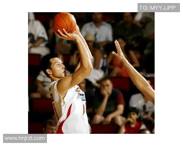 易建联的篮球传奇之路：从青涩少年到国家队核心的辉煌历程与未来展望